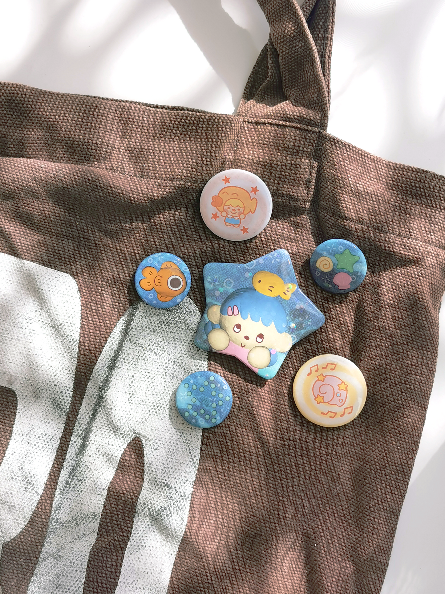 'Unexpected Friend' Star Button Pin